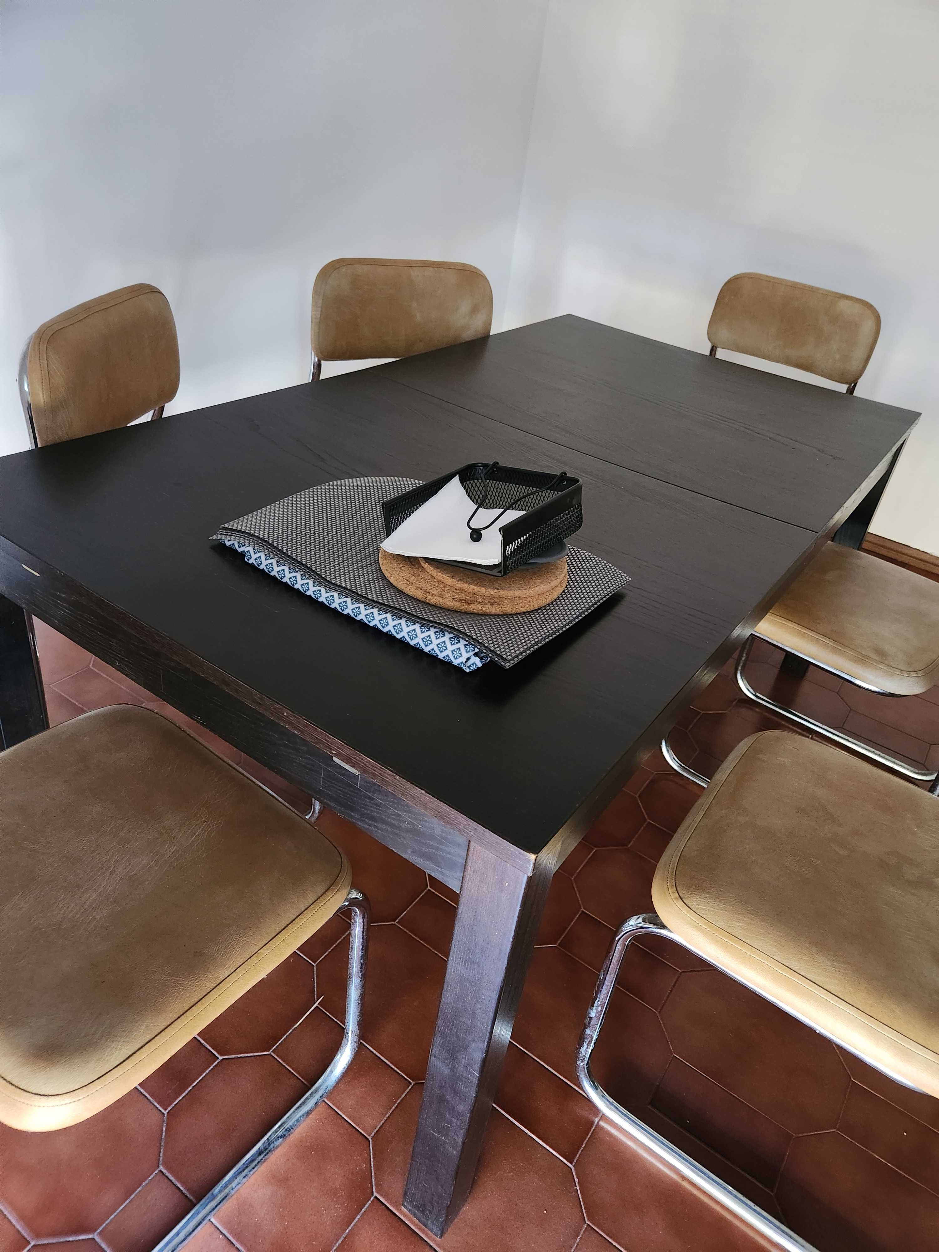 Mesa de jantar extensível