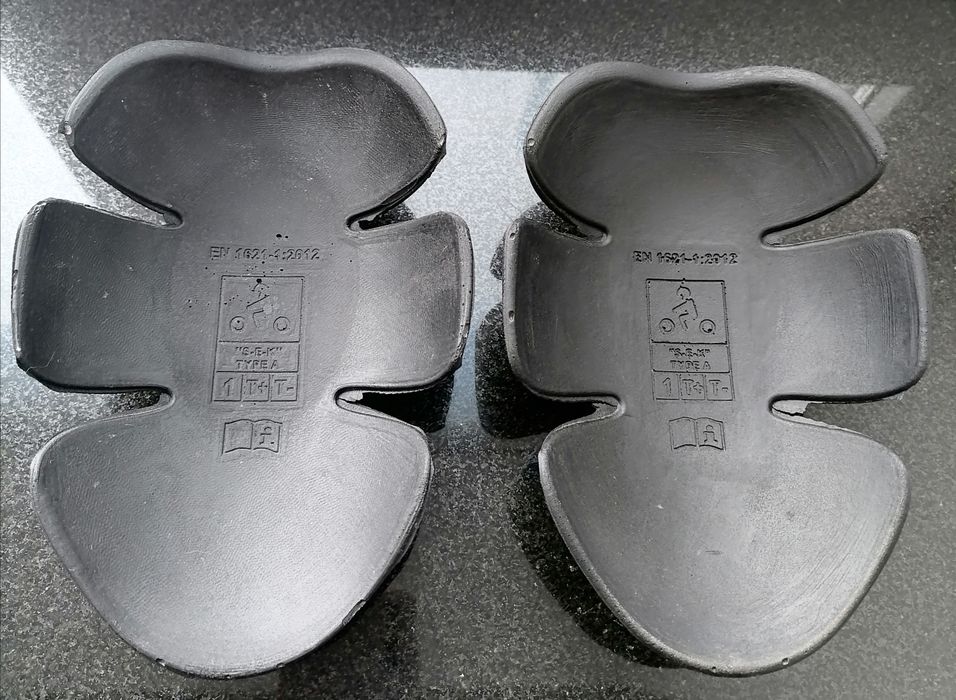 Захисні вставки SAFE TECH до мотокуртки