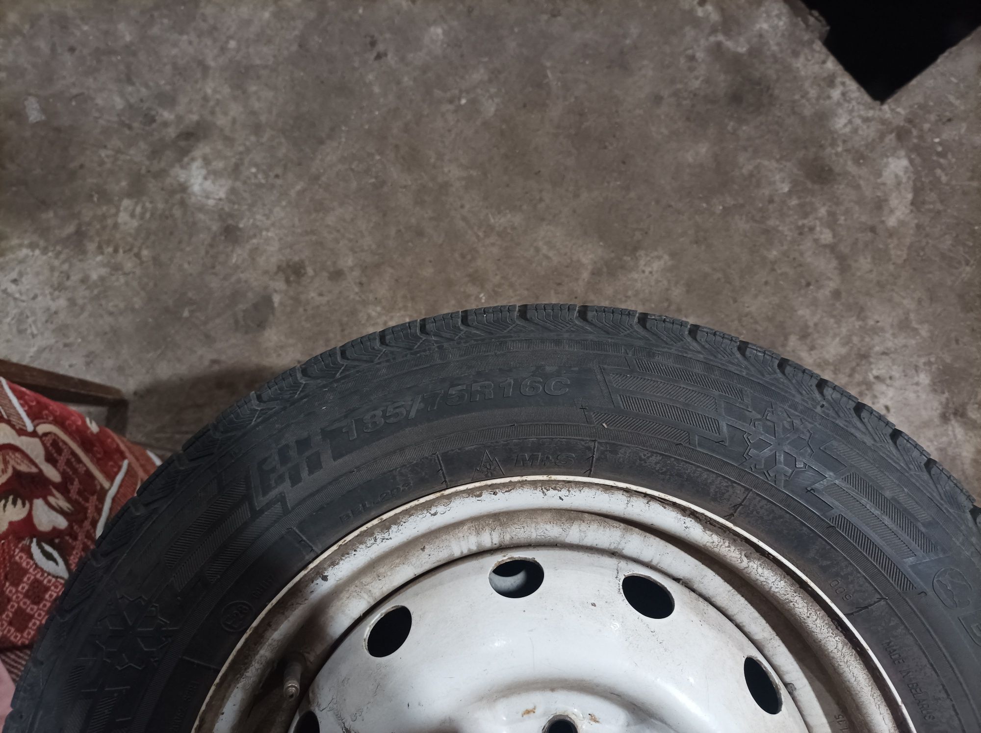 Продам гуму із дисками 185/75R16