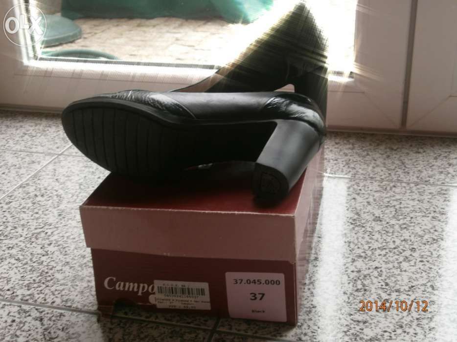 Sapatos pretos clássicos Camport