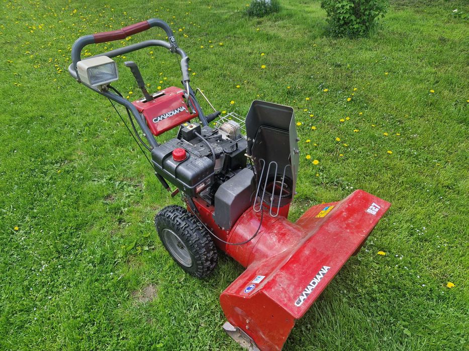 Odśnieżarka Canadiana model 827