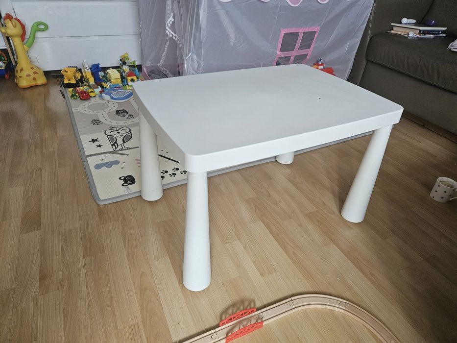 Bialy stolik ikea mamut mammut