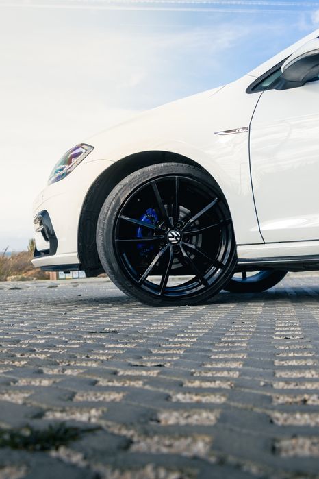 Golf 7.5  2018 1.4 com pack exterior R line