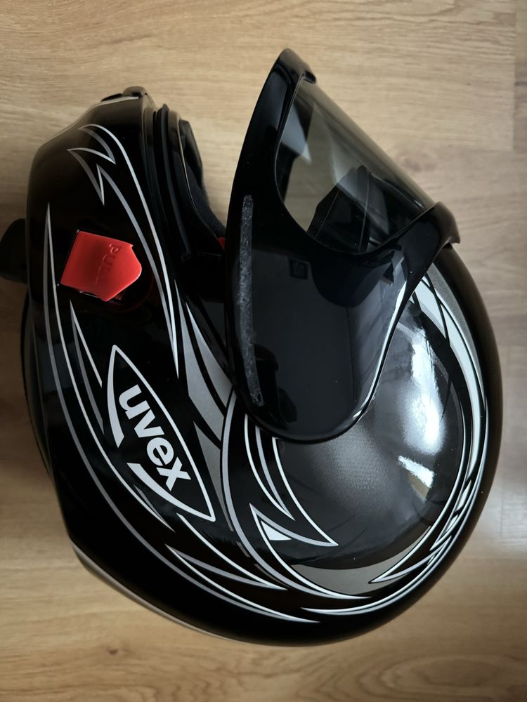 Uvex Boss 520 kask motocyklowy