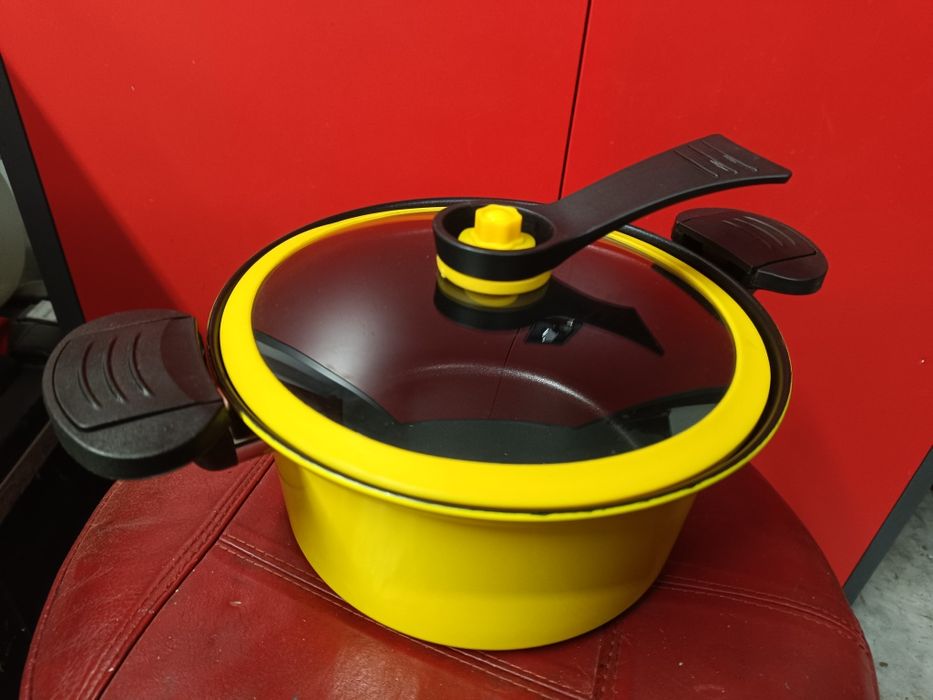 Garnek do duszenia potraw 3,5L  NOWY