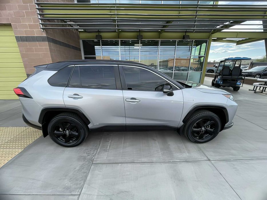 Toyota RAV4      2020