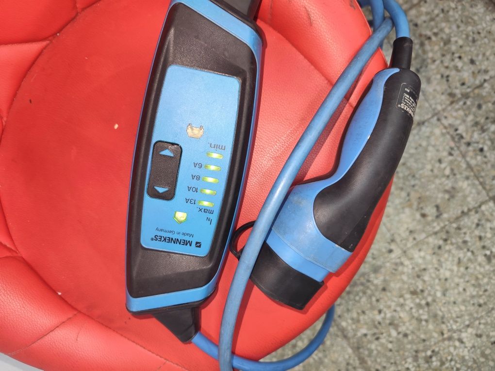 Ładowarka sieciowa samochodowa 13A 230V typ 2 , mode 3,  MENNEKES