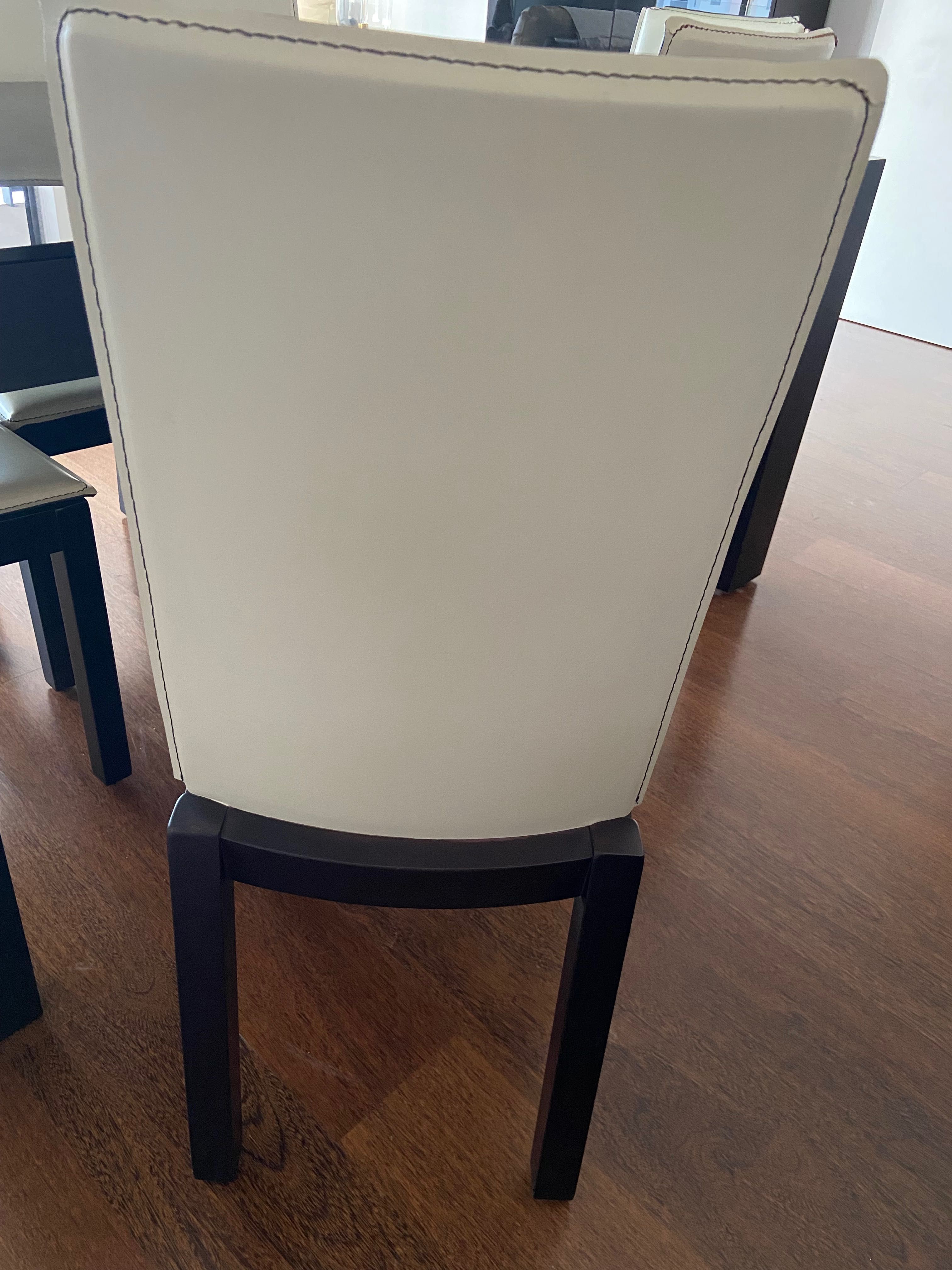 Conjunto 6 cadeiras de jantar em couro creme