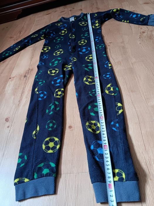 Kombinezon, piżama, piłka, rozm. 140, 10-11 lat