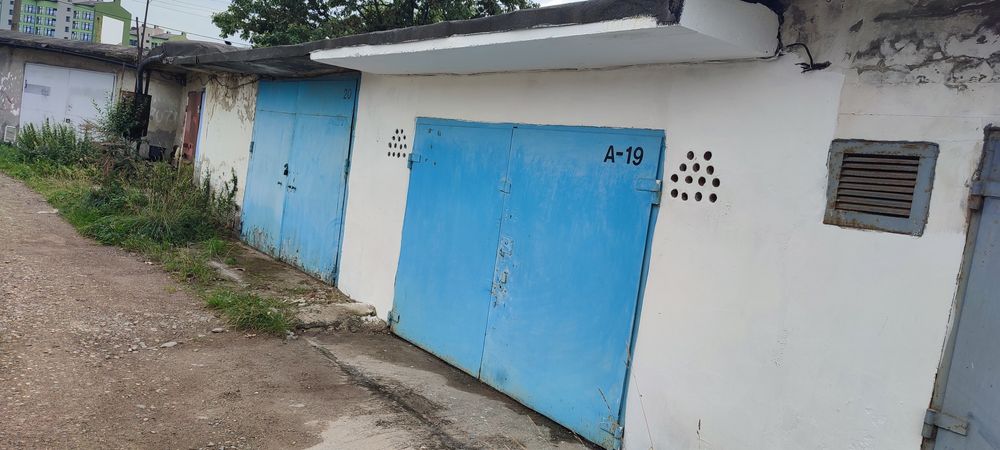 Гараж біля тц "Епіцентр"