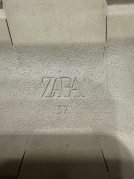 Взуття для дівчинки