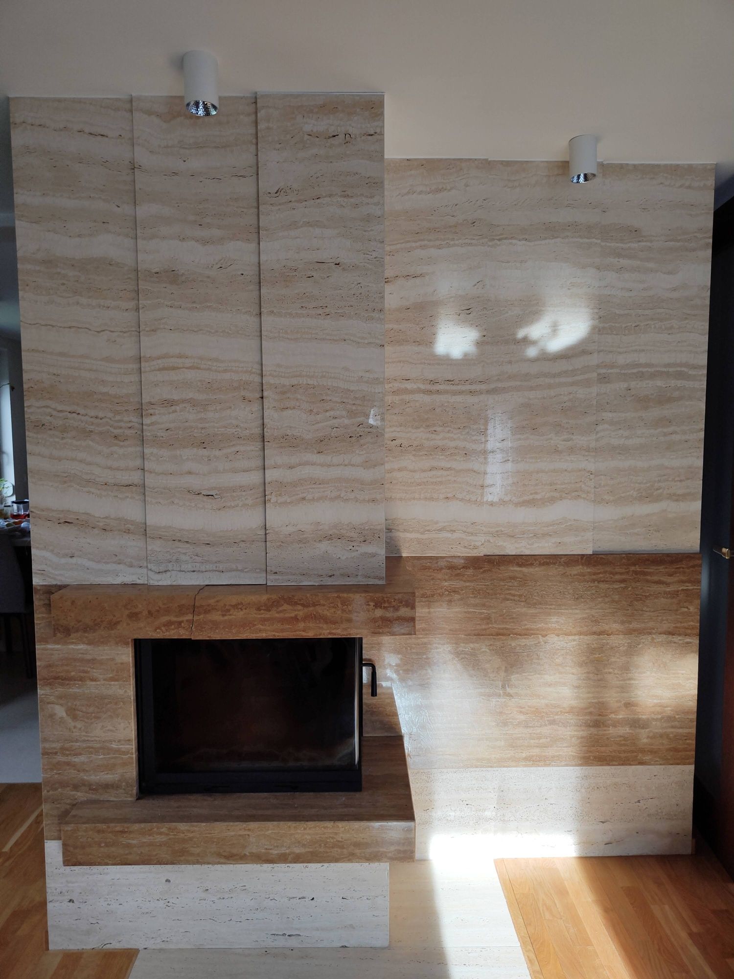Trawertyn lity kamień - 7 płyt - 3,3 m2