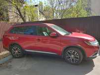 Mitsubishi OUTLANDER 2018. 4х4. 2.4 автомат 7 мест ..Красный 10 656 €