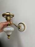 Lampa ścienna/ kinkiet porcelanowy z mosiądzem