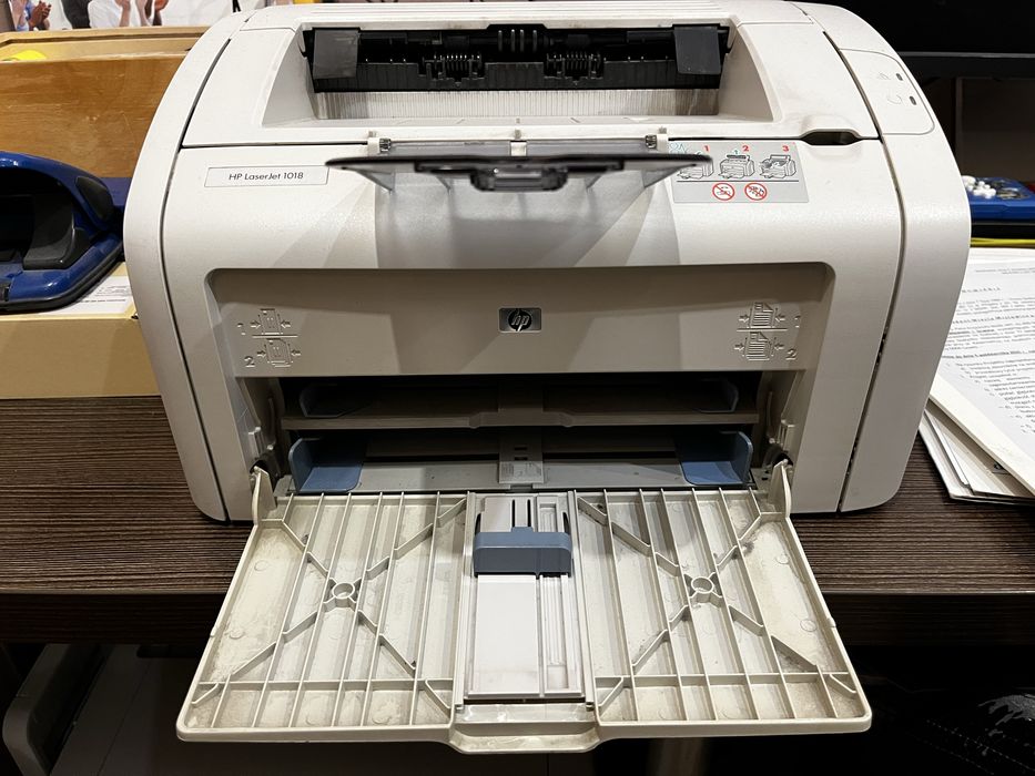 Drukarka laserowa Hp1018  A4 + dwa tonery