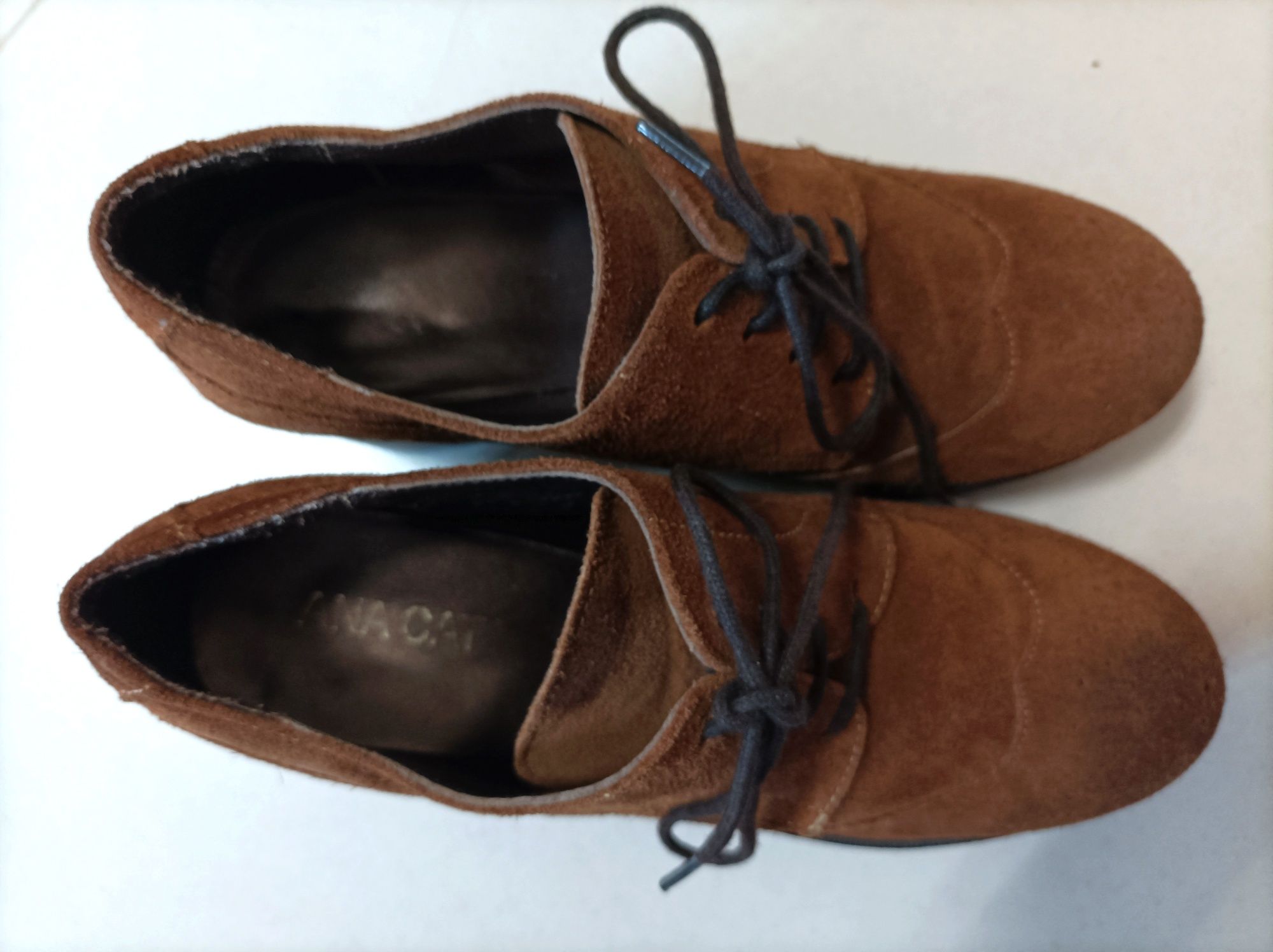Sapatos Dakota em pele genuína marca Ana Catarina (T. 36)
