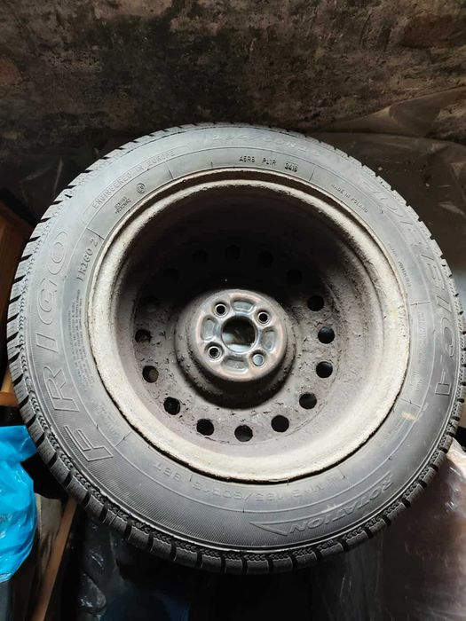 Sprzedam opony zimowe Dębica 195/60R15 plus felgi stalowe