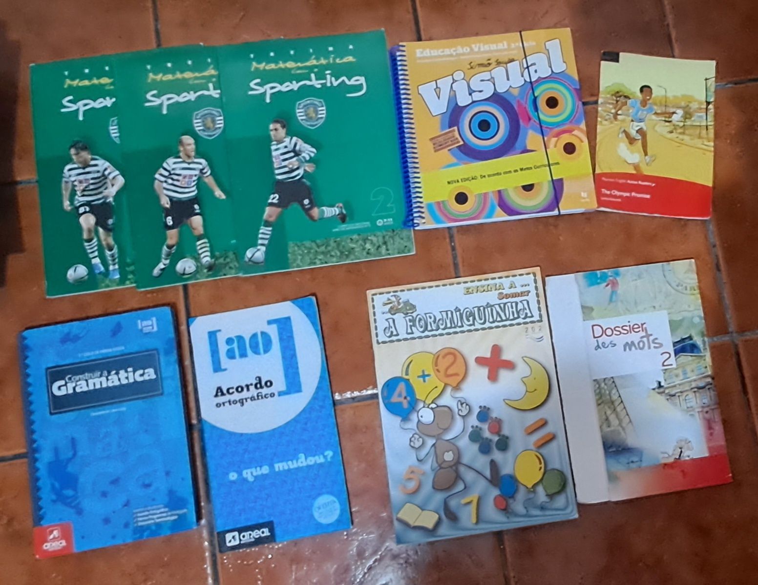 200 livros escolares