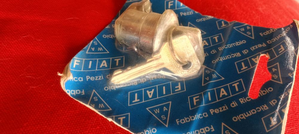 Zamek wlewu paliwa fiat 125p polonez