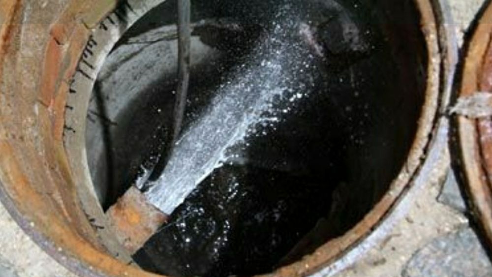 Прочистка труб канализации. Чистка канализации.