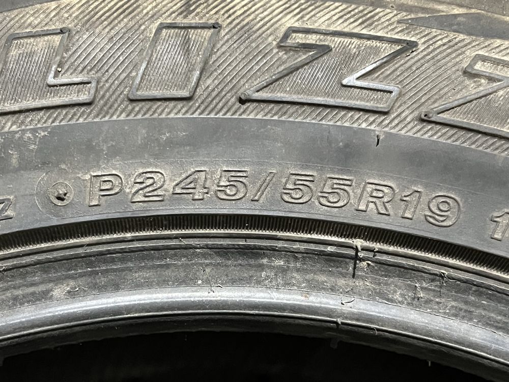 Продається резинаBridgestone 245/55/19