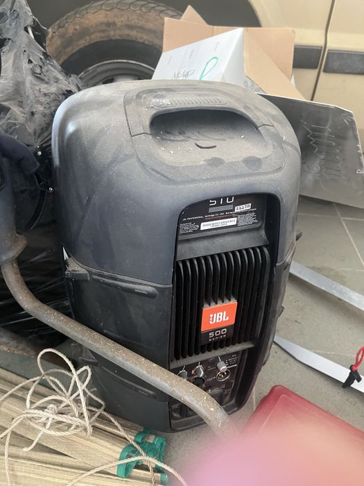 2 colunas Jbl eon som de qualidade