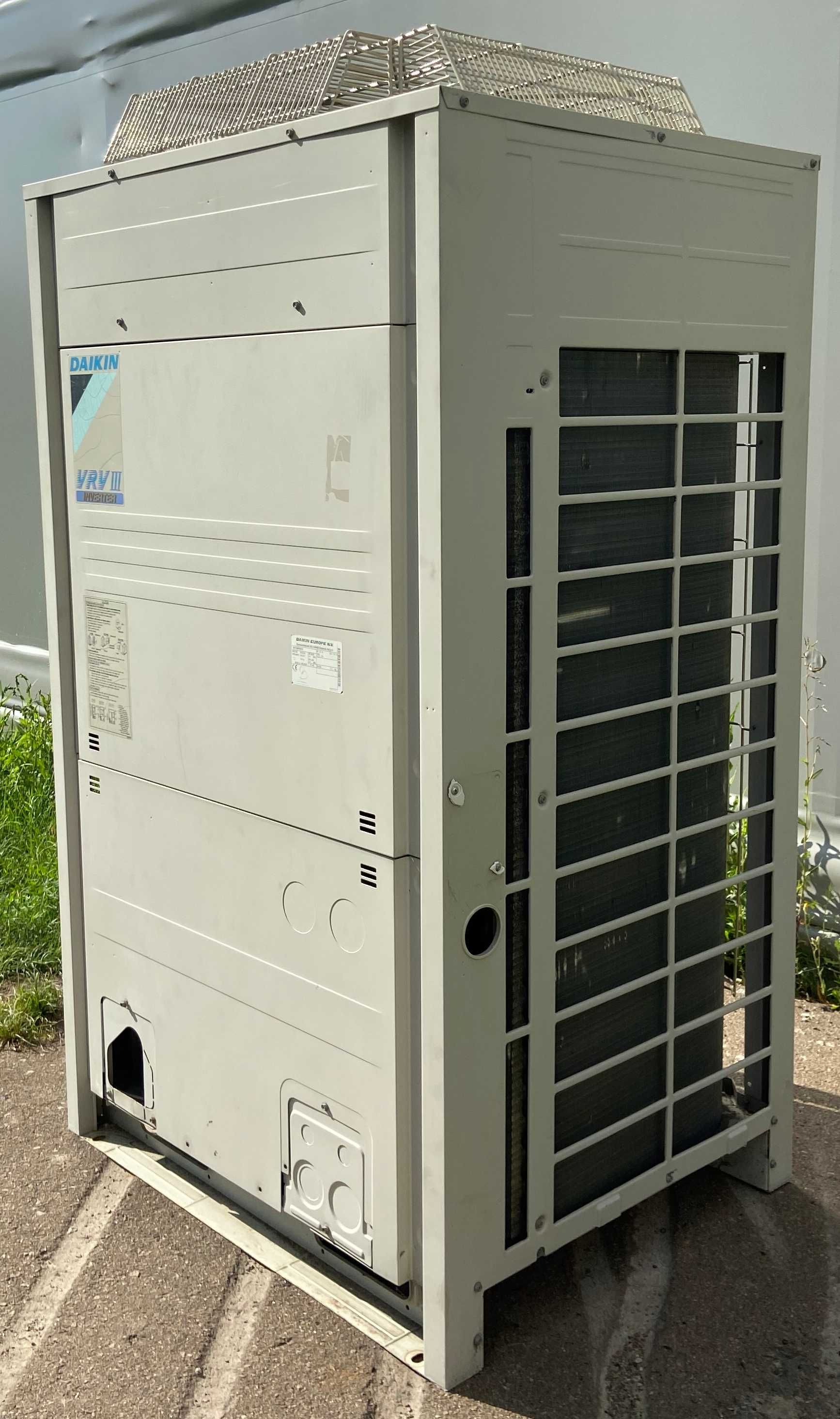 Наружный блок инверторный Daikin RXYQ8P тепловой насос (до 250м2)