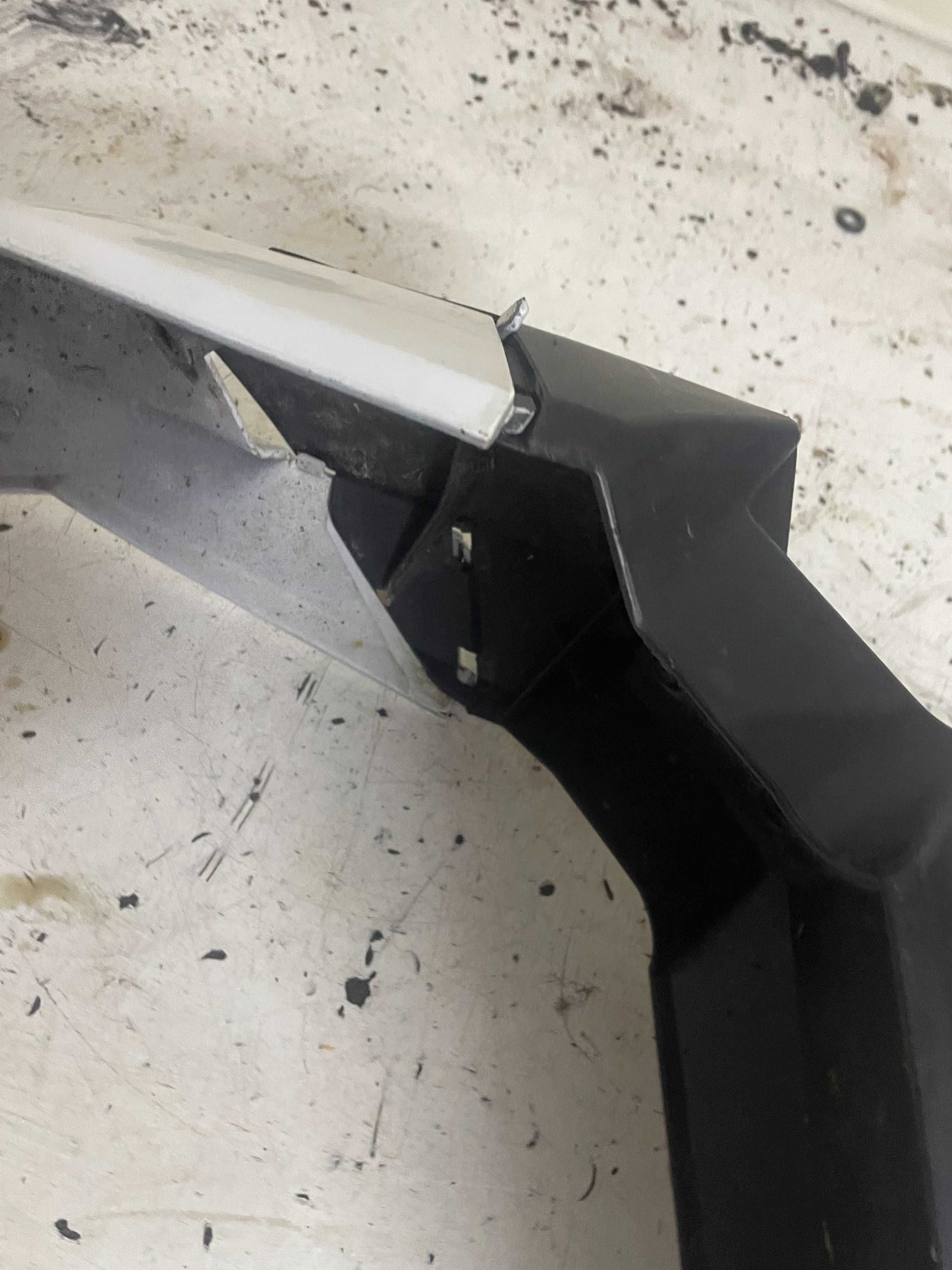 Generic trigger sm 50 błotnik tył tylny mocowanie tablicy
