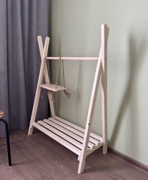 Стійка дитяча для одягу