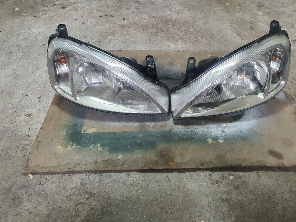 Lampy przód opel corsa c