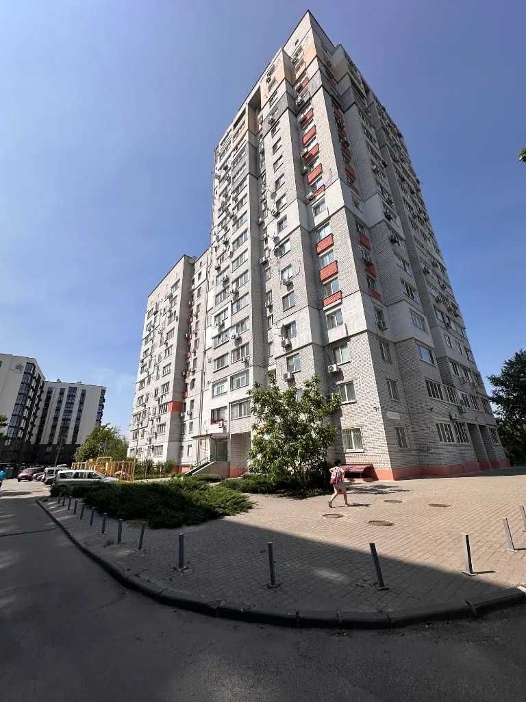 Продам 3к квартиру на Победе 6
