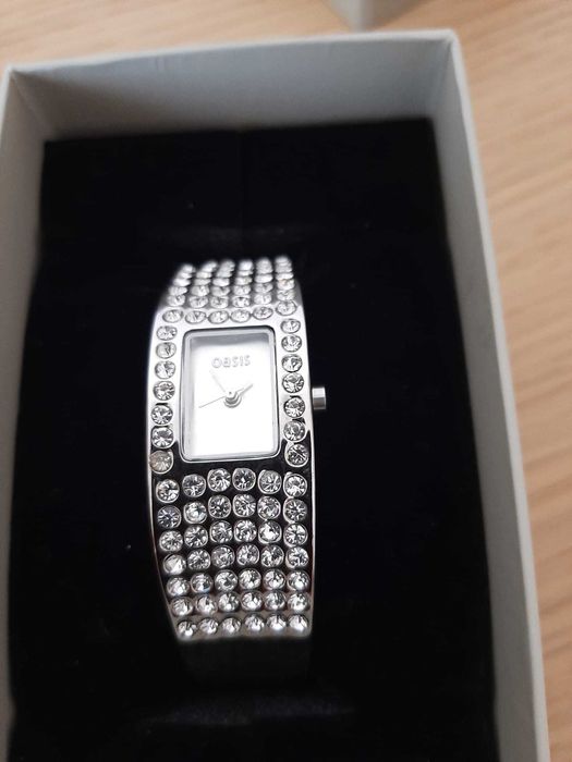 Relógio de pulso com brilhantes (novo)