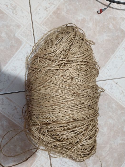 Sznurek szalowy.