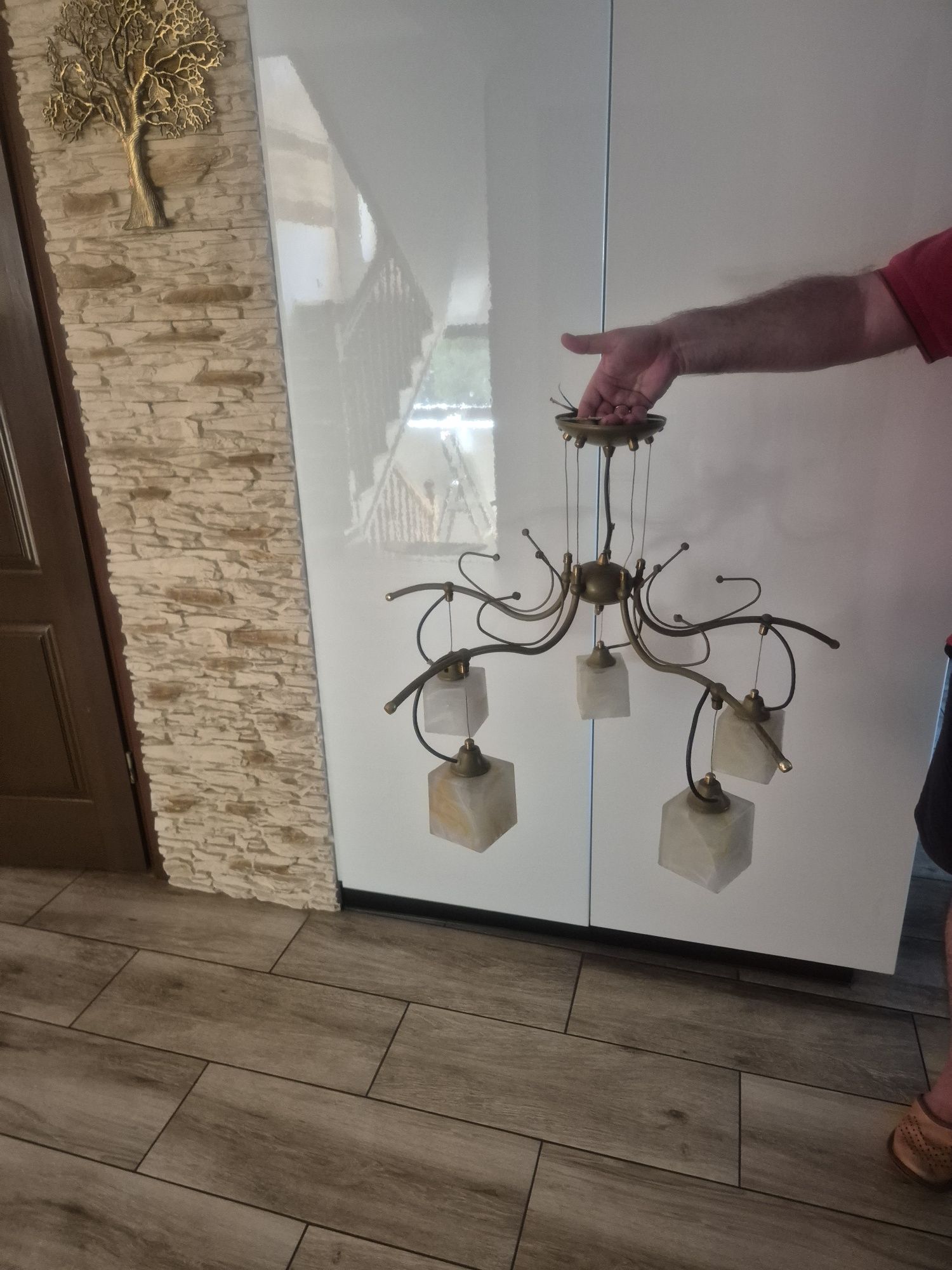 Lampa stojąca w stylu retro