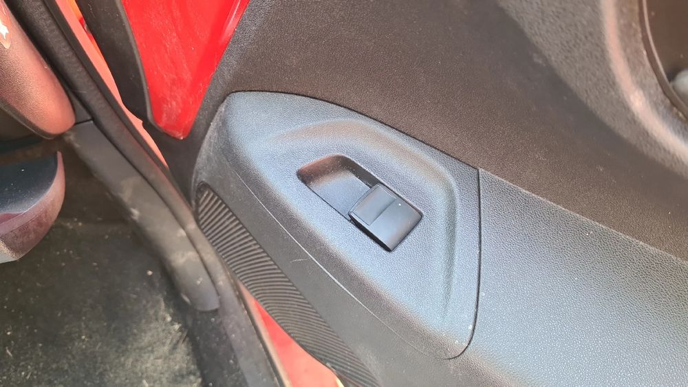 Comando / botão / interruptor vidros frente direito CITROËN C1 II