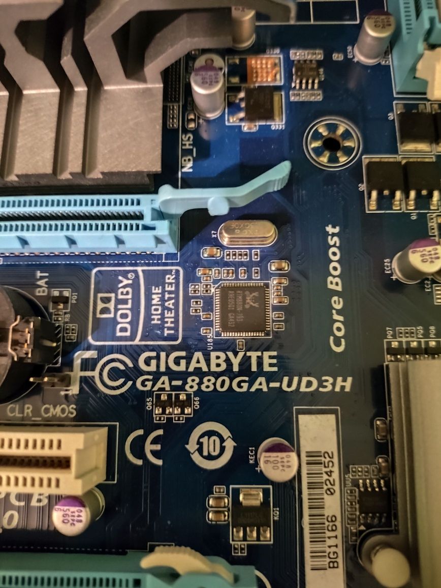 Płyta głowna gigabyte GA-880GA-UD3H +

Phenom II X2 + 2GB DDR3