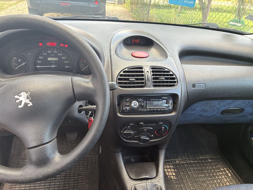 Sprzedam PEUGEOT 206 Niski przebieg