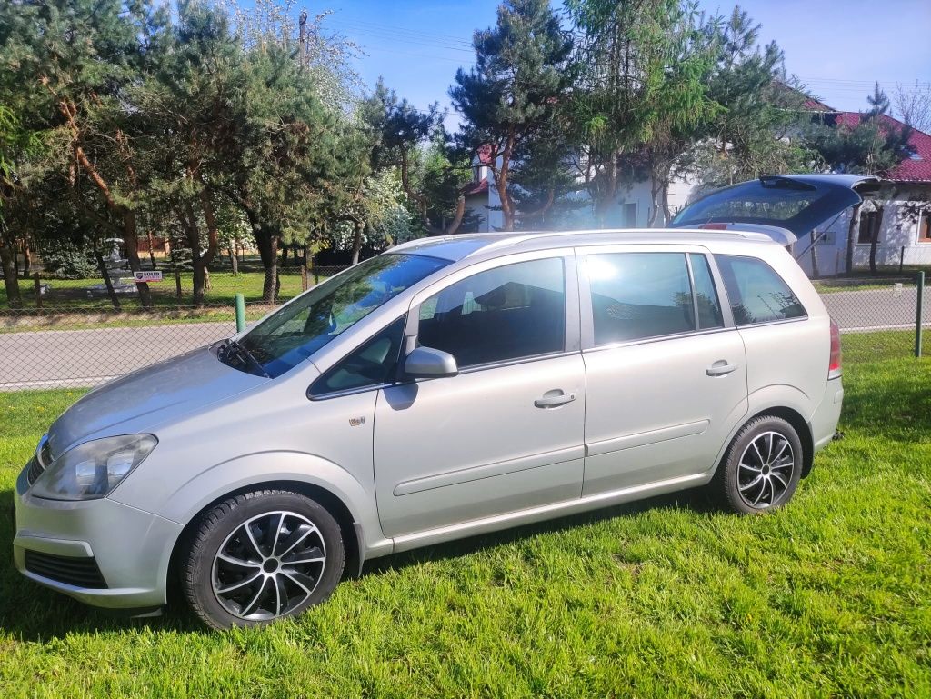Opel Zafira B 1.9cdti 100km 7 osób