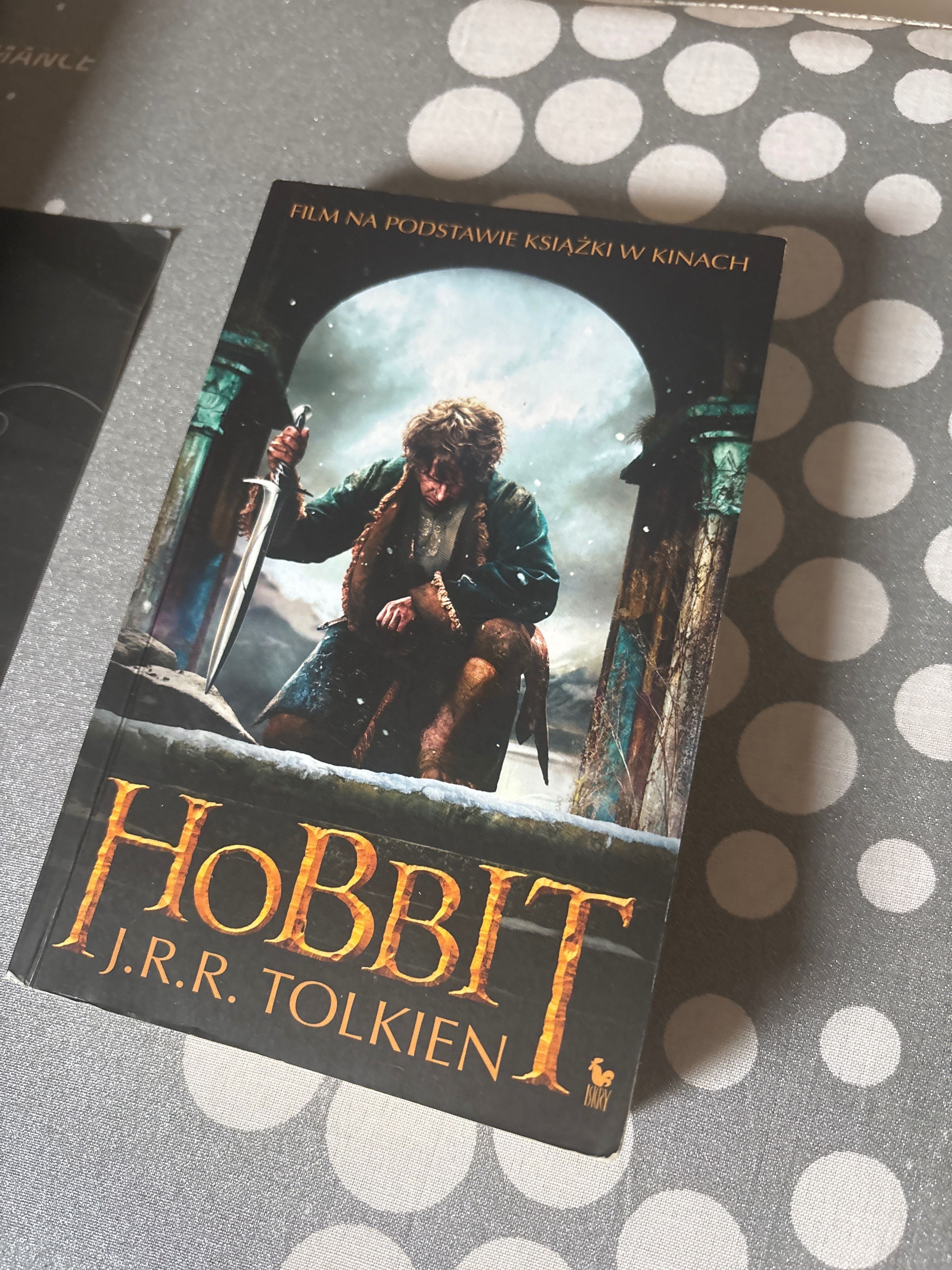 Hobbit J.R.R.Tolkien