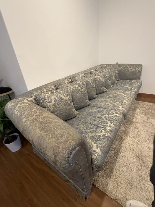 Sofá vintage em bom estado