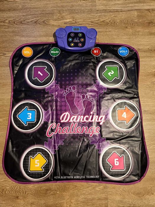 Mata do tańczenia - parę razy używana, z folią na wyświetlaczu!