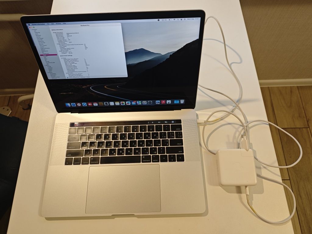 MacBook Pro A1707 (i7/16/256) 234 цикла+ зарядка, шнур.