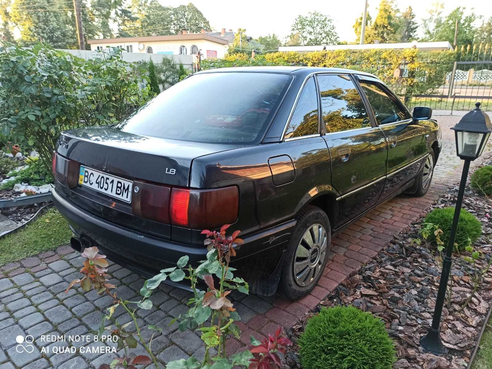 Audi 80 1,8 бензина