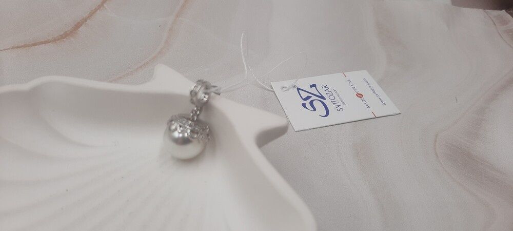 Срібна підвіска з майорикою