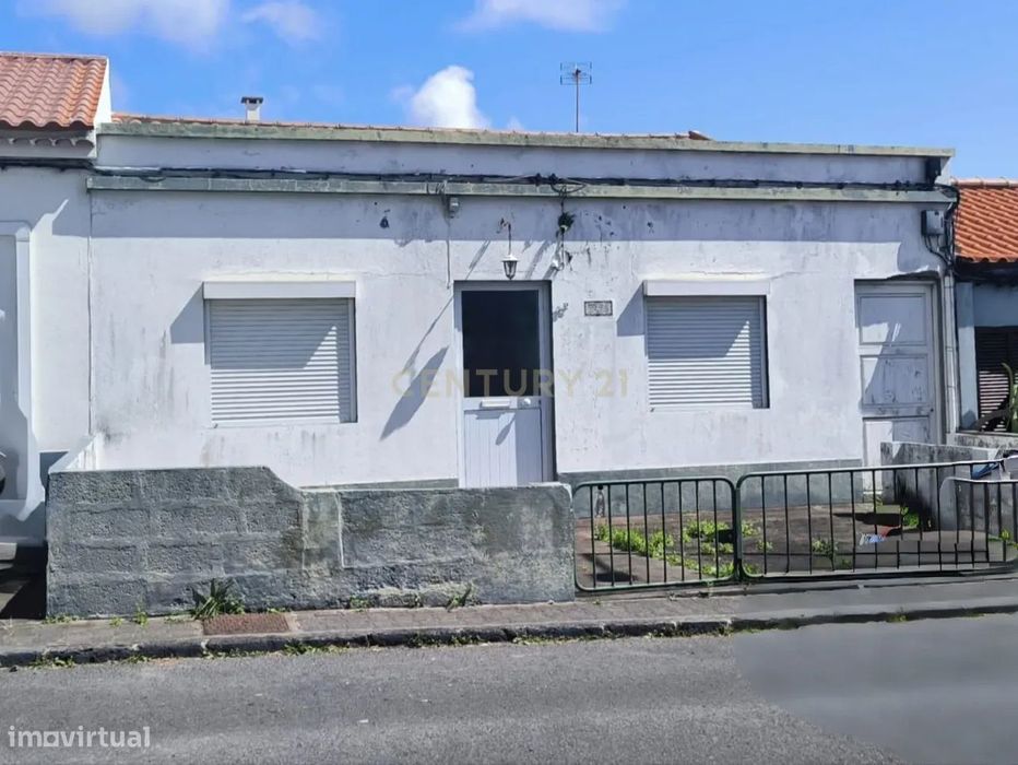 Moradia T3 com espaço exterior | Ponta Delgada