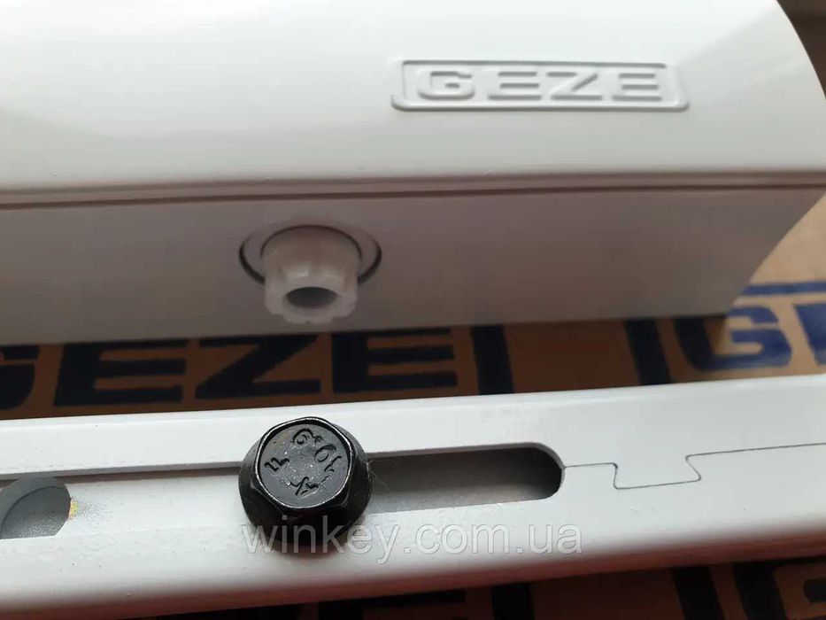 Доводчик/дотягувач дверей GEZE ts 1500