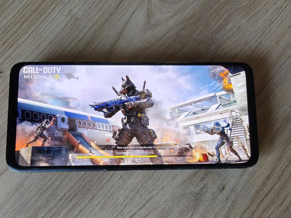 ASUS Rog Phone 6D + ASUS Kunai Pad 3