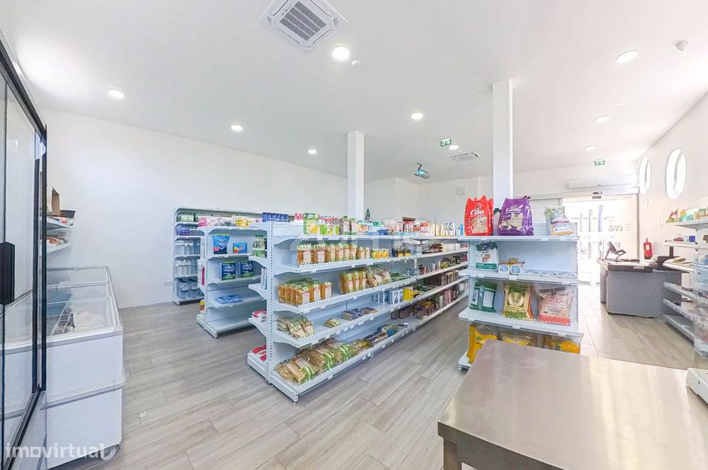 Comércio (Café, Supermercado, Restaurante, Take Away), Rendufe Amar...