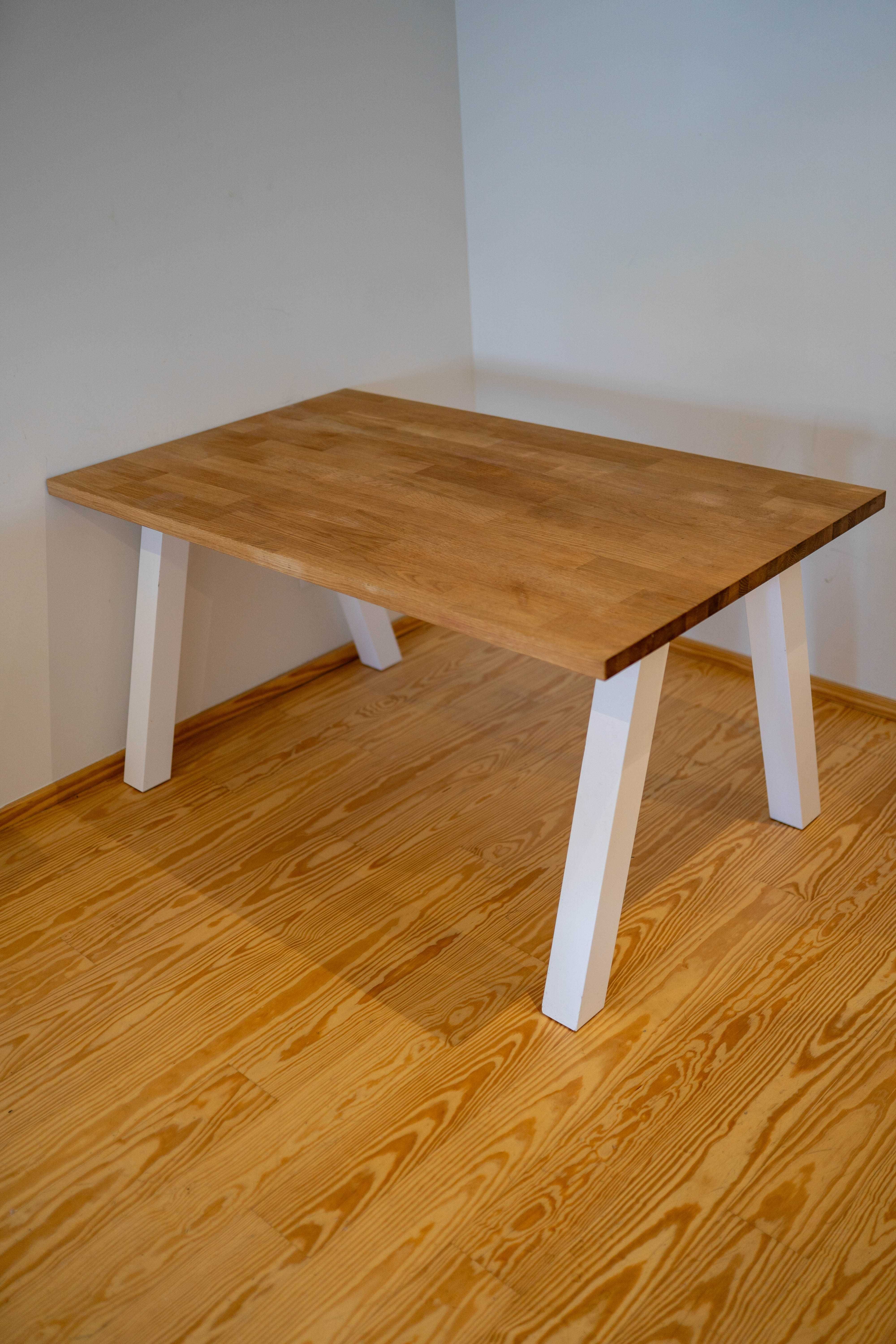Vendo TUDO - Colchão + Sommier + Sofás + Cadeiras + Mesa de Jantar