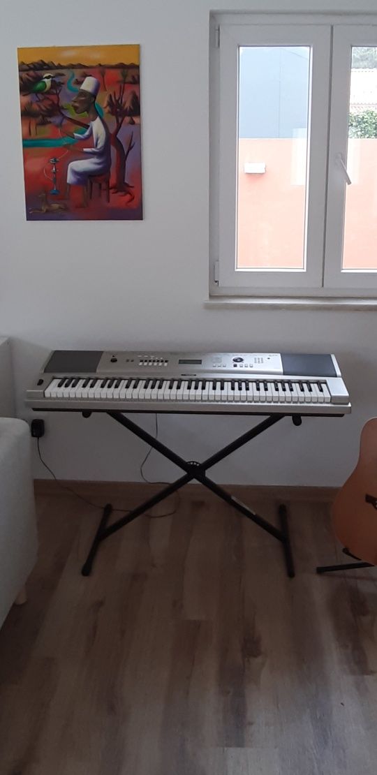 Piano/ teclado Yamaha YPG 235
